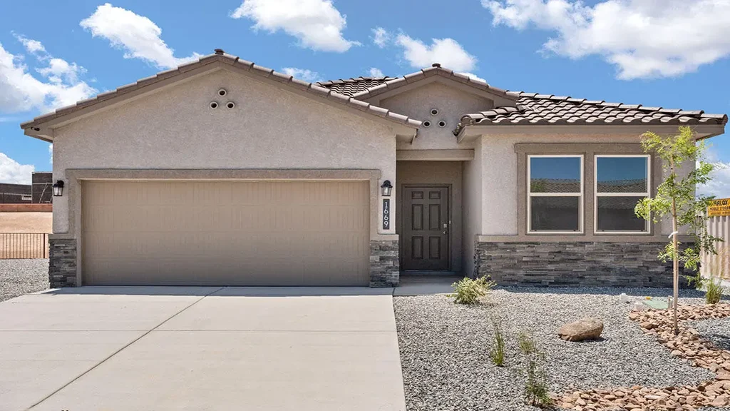 1607 Mountain Man Court Ne, Rio Rancho