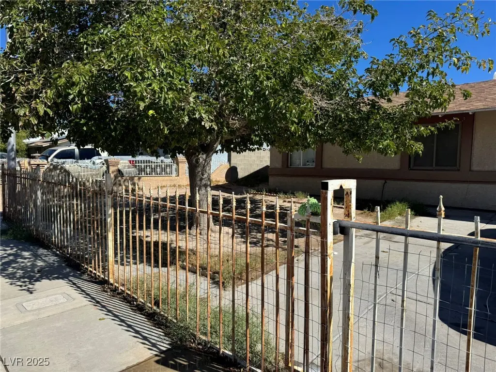 Photo of Listing #2726158