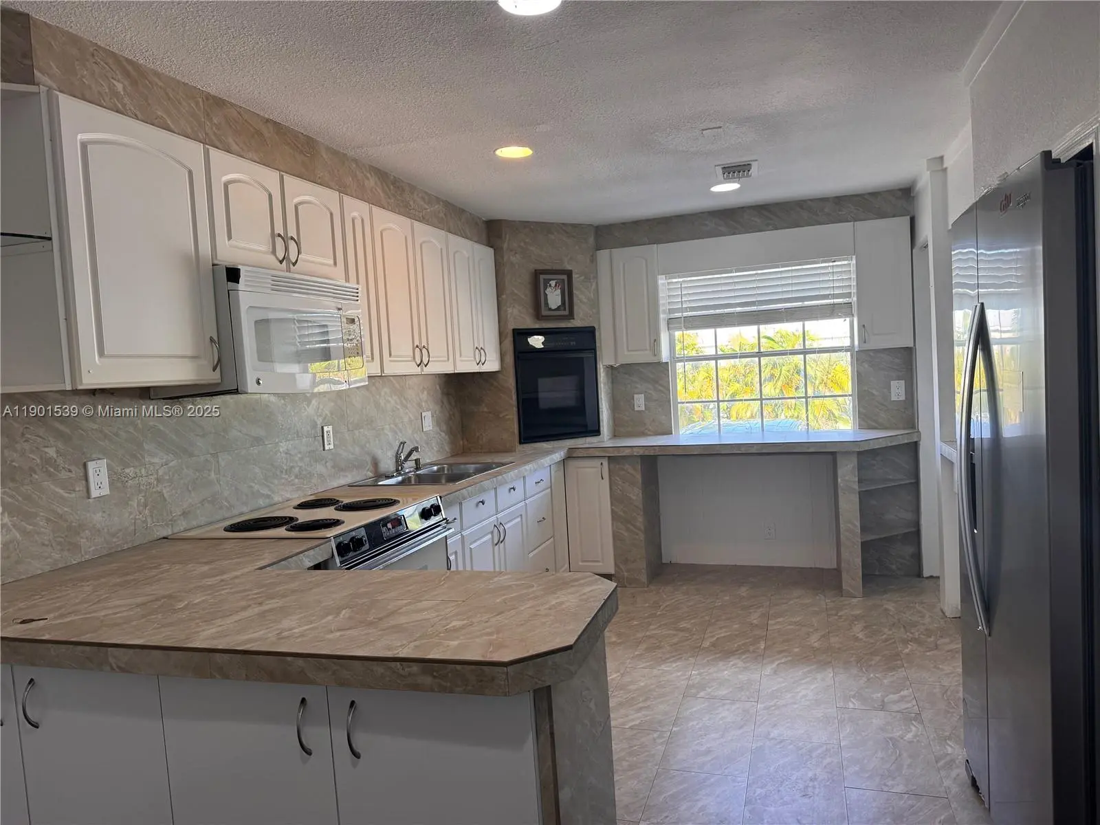 2 of 23 - 969 Plantation Road, Key Largo, FL
