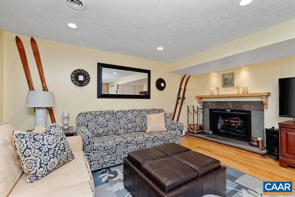 411 Three Ridges Condos, Roseland