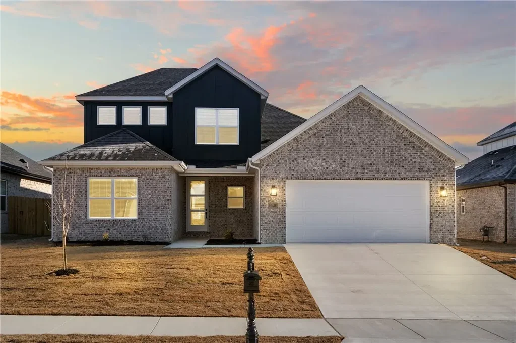 1220 Mammoth Street, Bentonville