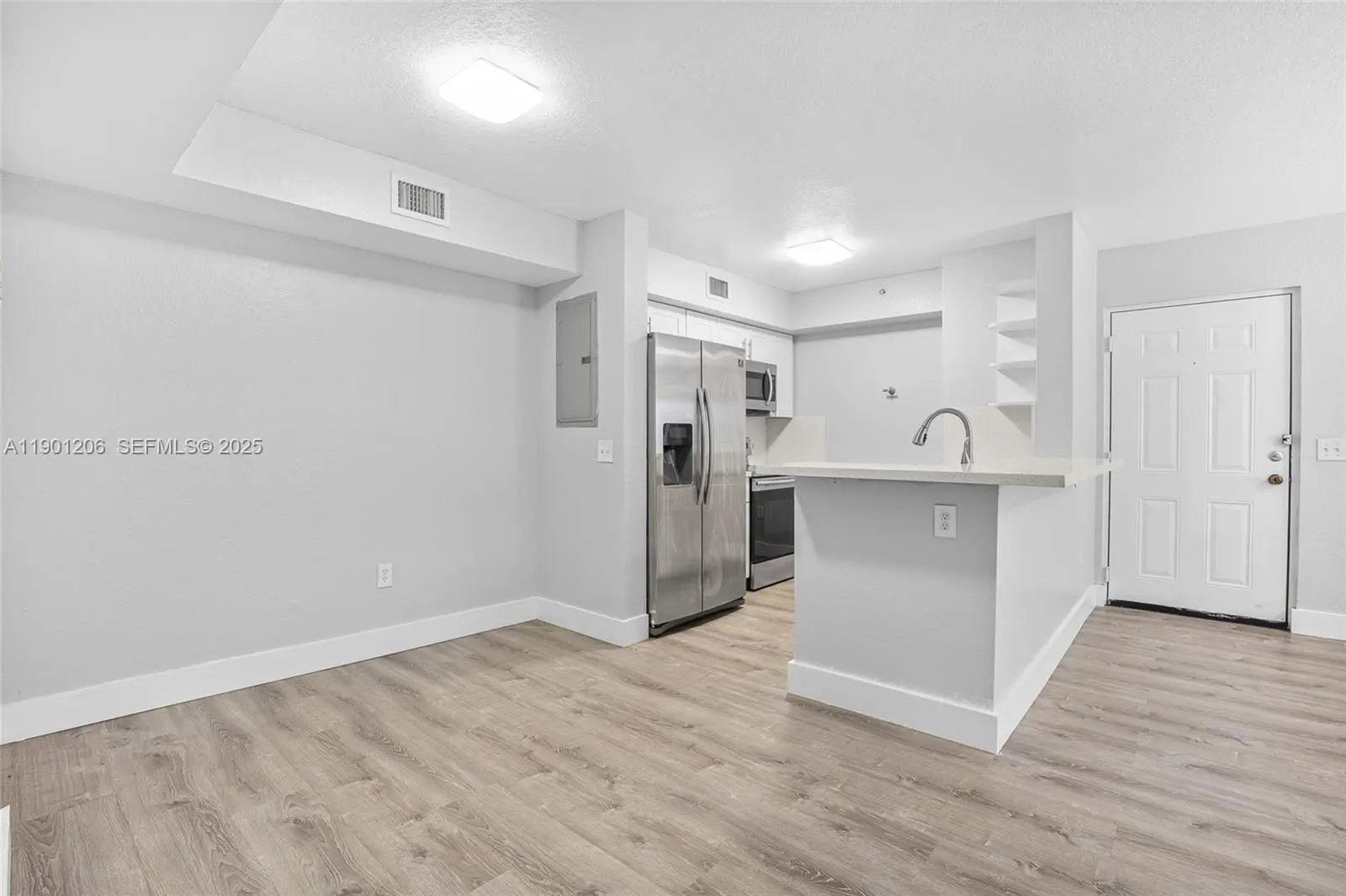 Photo of Listing #A11901206