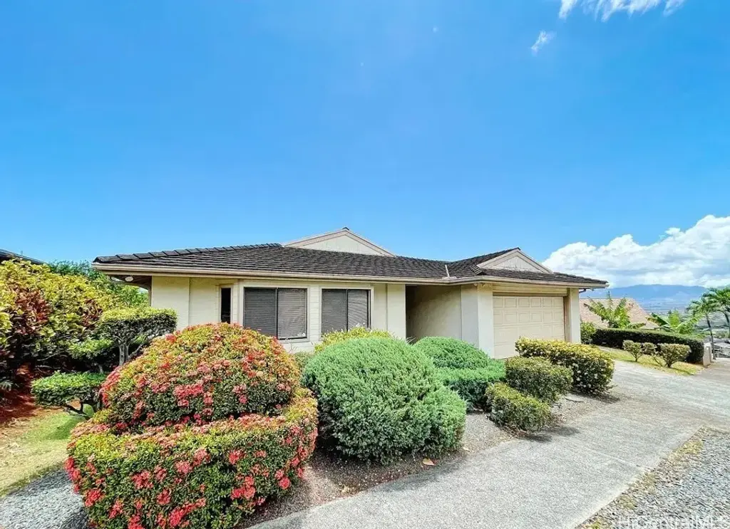98-747 Naalii Street, Aiea