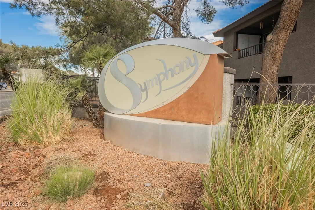 Photo of Listing #2729098