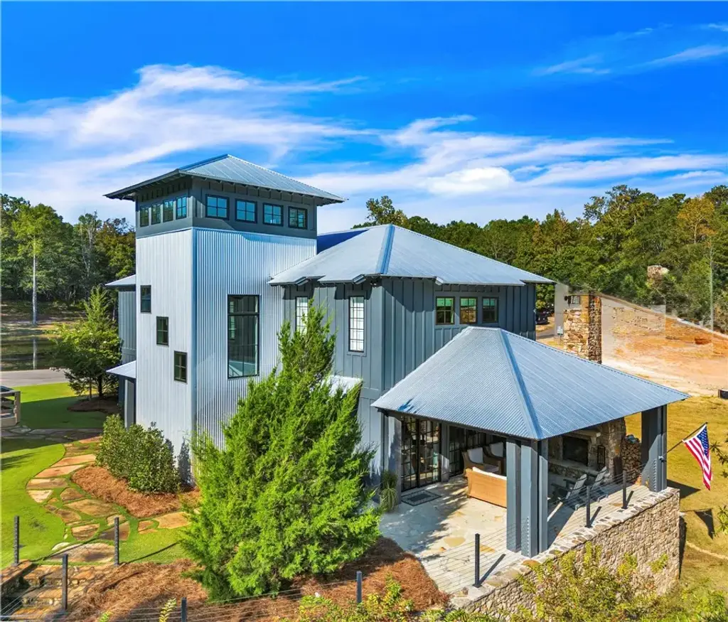 60 Castaway Cv Ln, Eclectic