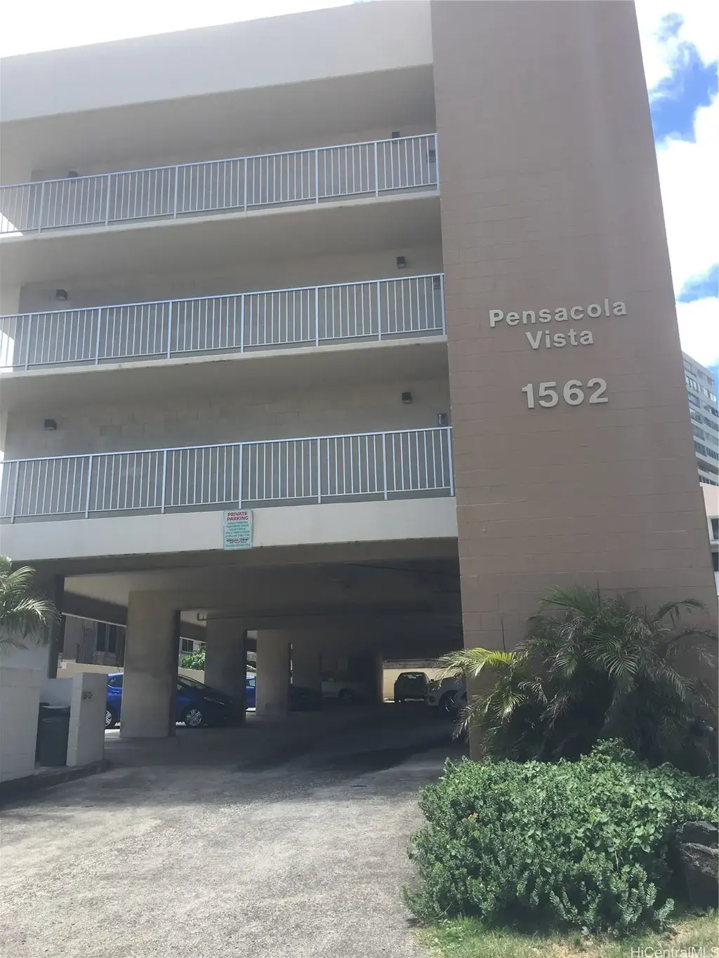 1562 Pensacola Street # 402, Honolulu