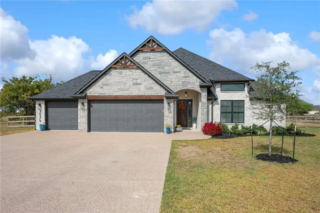 10379 Bourbon Lane, Bryan