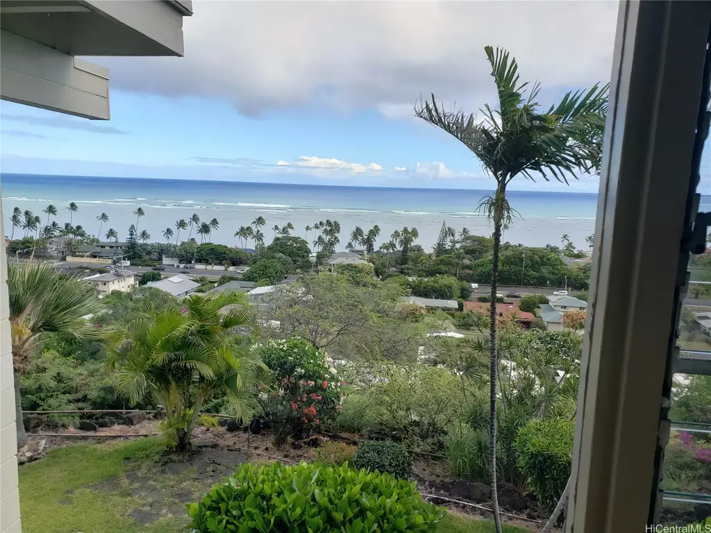1423 Laamia Place, Honolulu