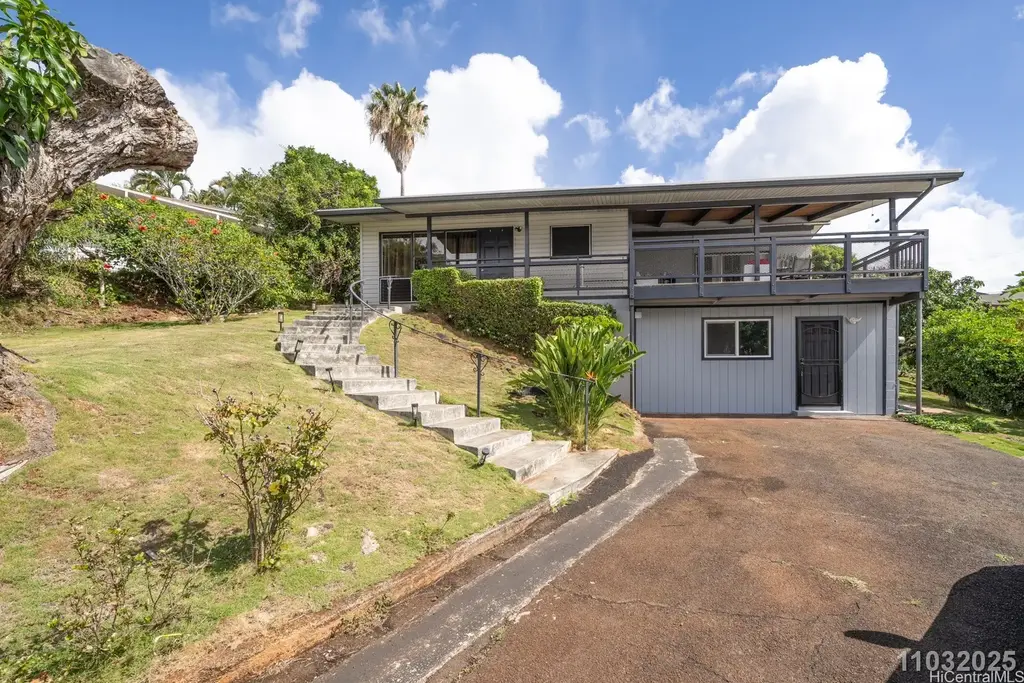 99-1061 Manako Place # B, Aiea