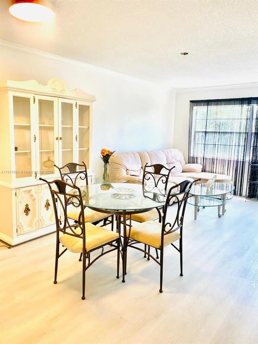 Photo of Listing #A11901995