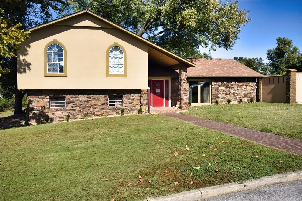 1402 11th Street, Bentonville