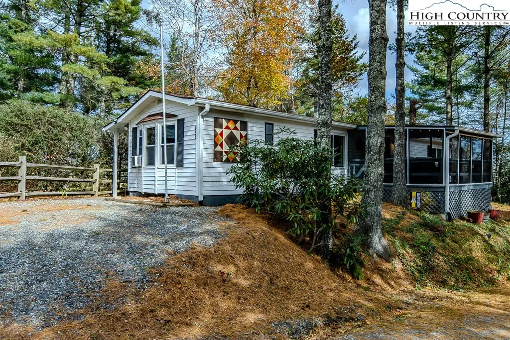 135 Mountain Ivy Lane, Boone