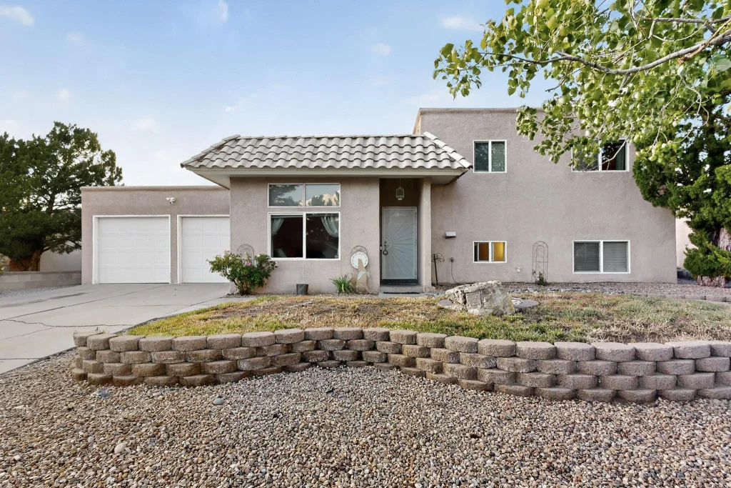 8325 Ruidoso Road Ne, Albuquerque