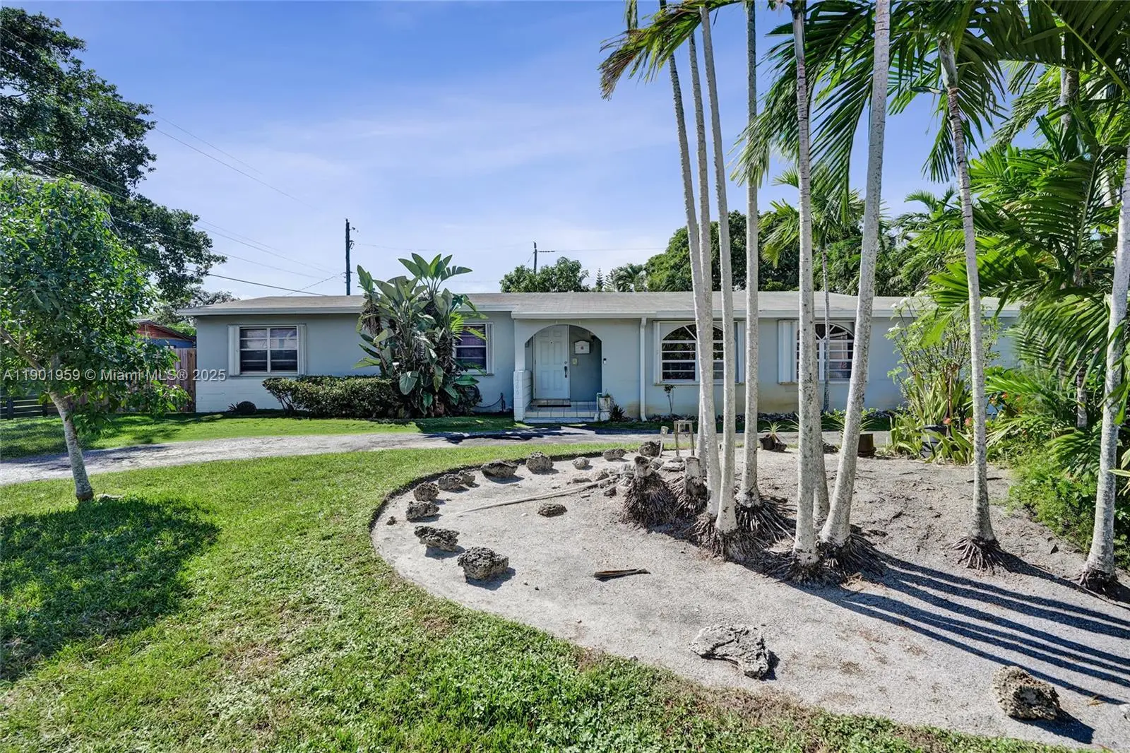 Photo of Listing #A11901959