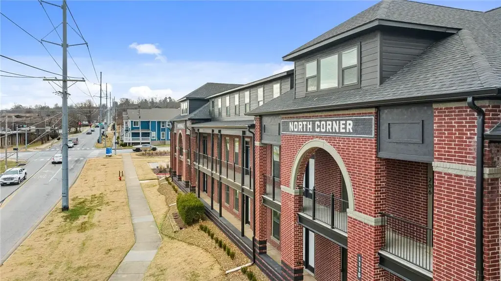 1115 N Leverett Avenue 302, Fayetteville