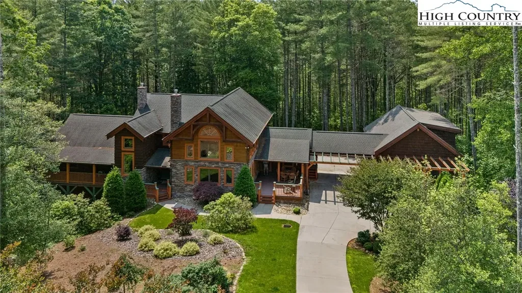 5626 Rocky Falls Lane, Lenoir