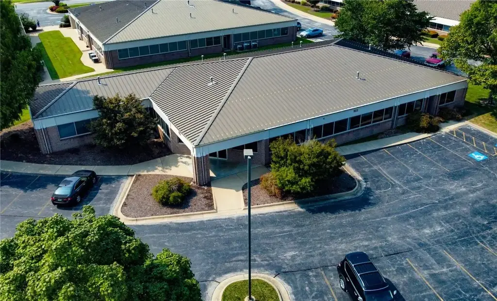 903 Beau Terre Drive 2, Bentonville