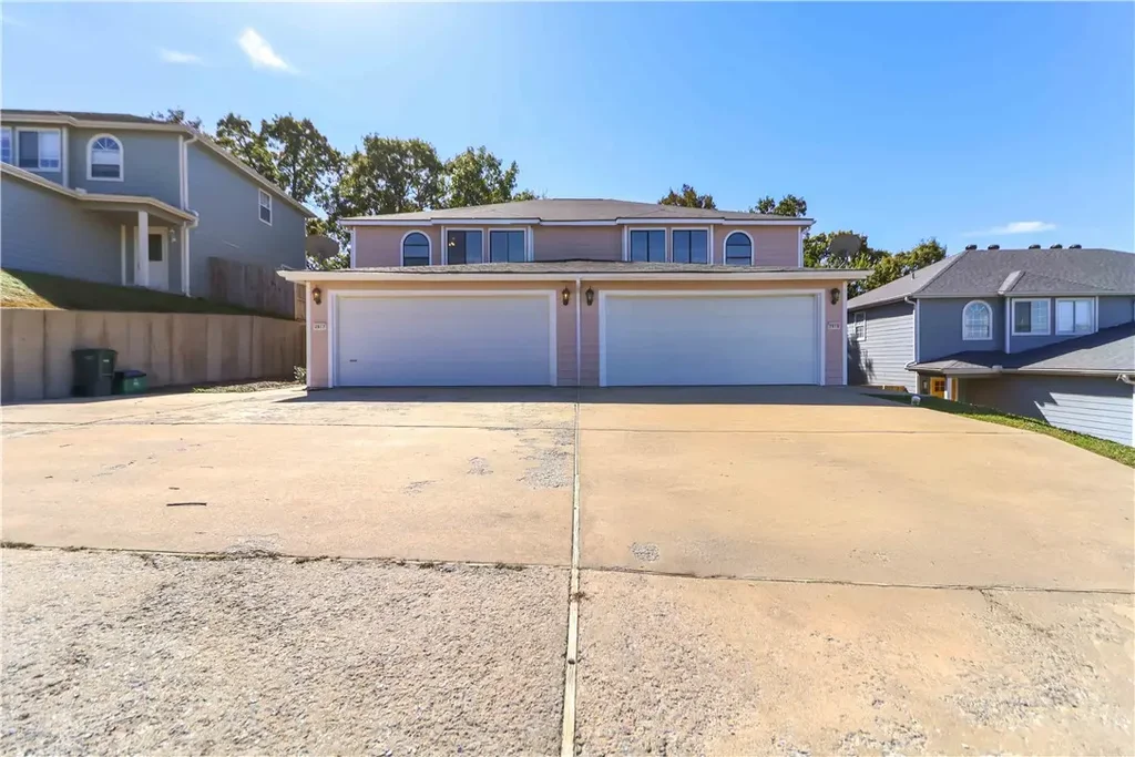 2915& 2917 E Sterling Court, Fayetteville