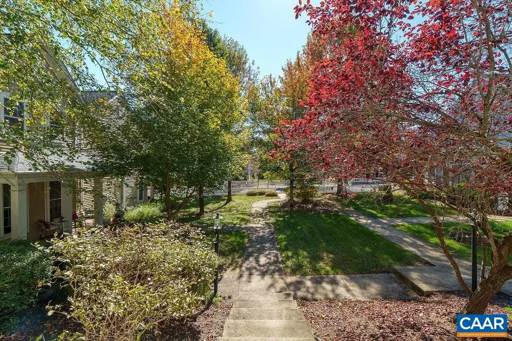 5440 Hill Top St, Crozet