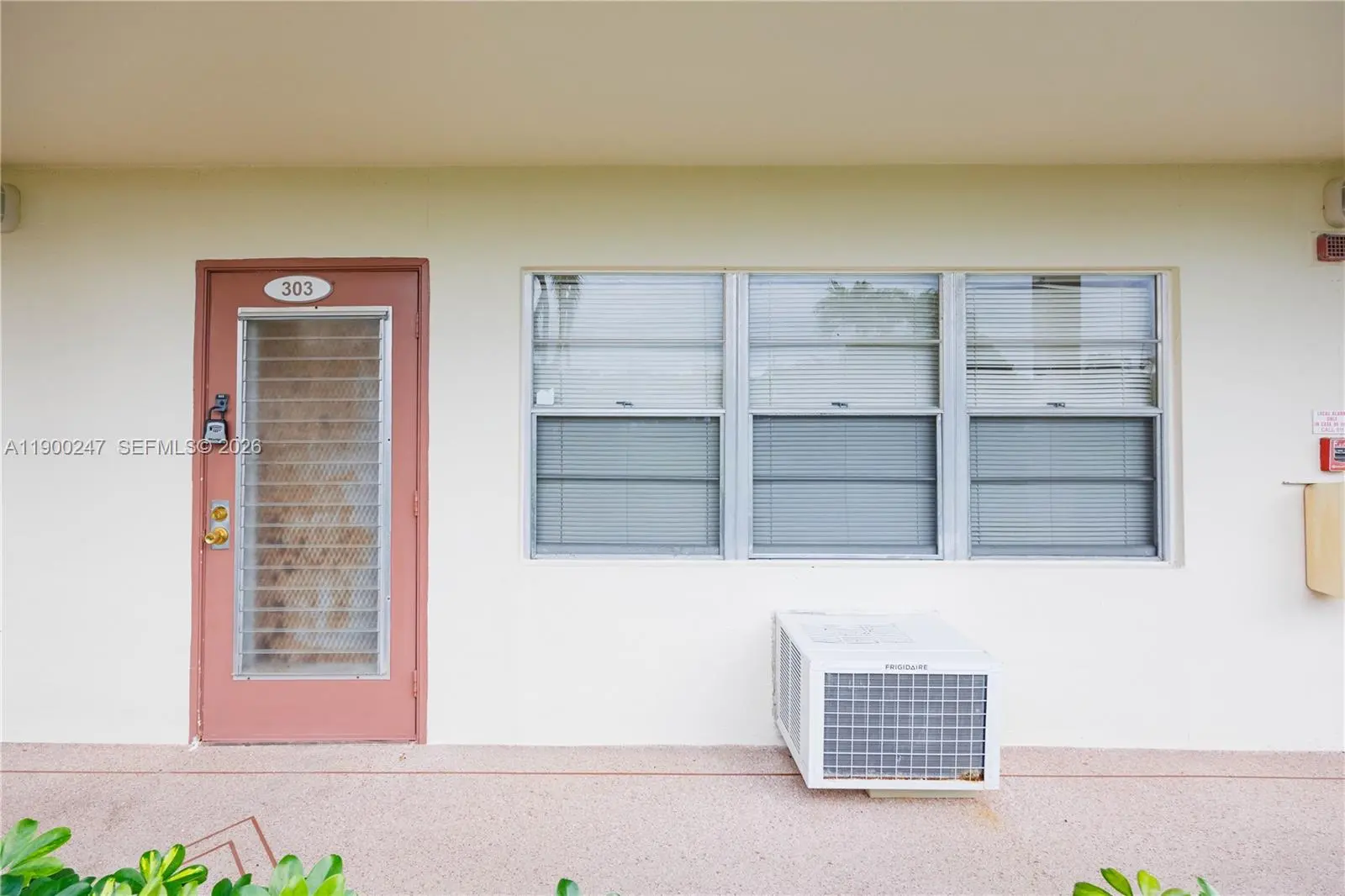 Photo of Listing #A11900247