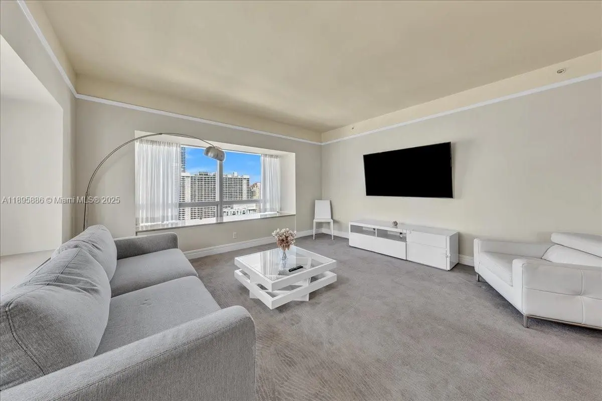 Photo of Listing #A11895886