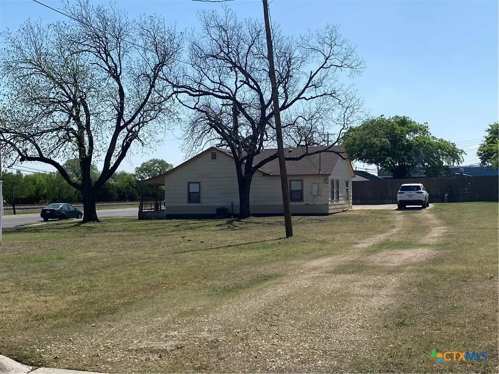 404 E Avenue D, Copperas Cove