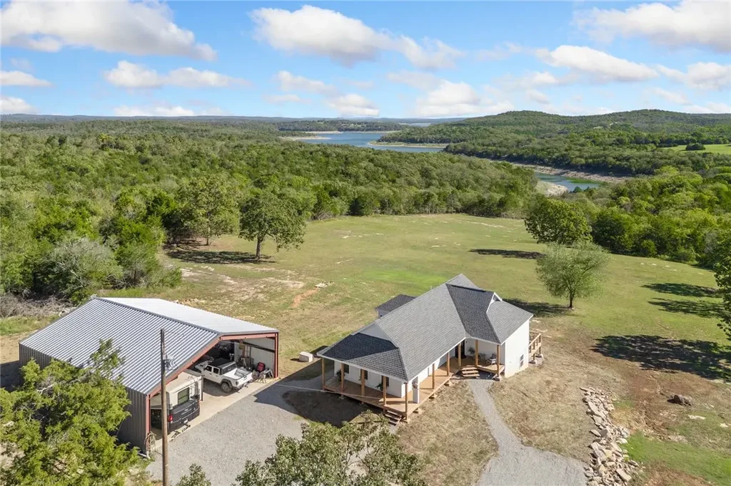 2935 Mc 2027, Yellville