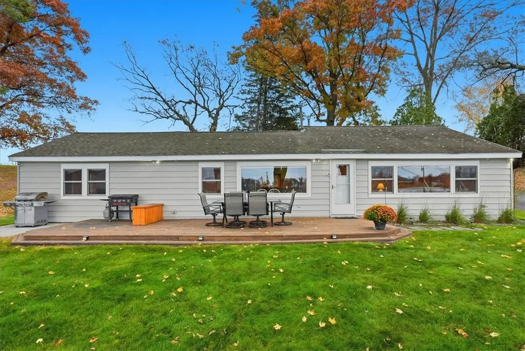 2063 Bystrom Lane, Luck