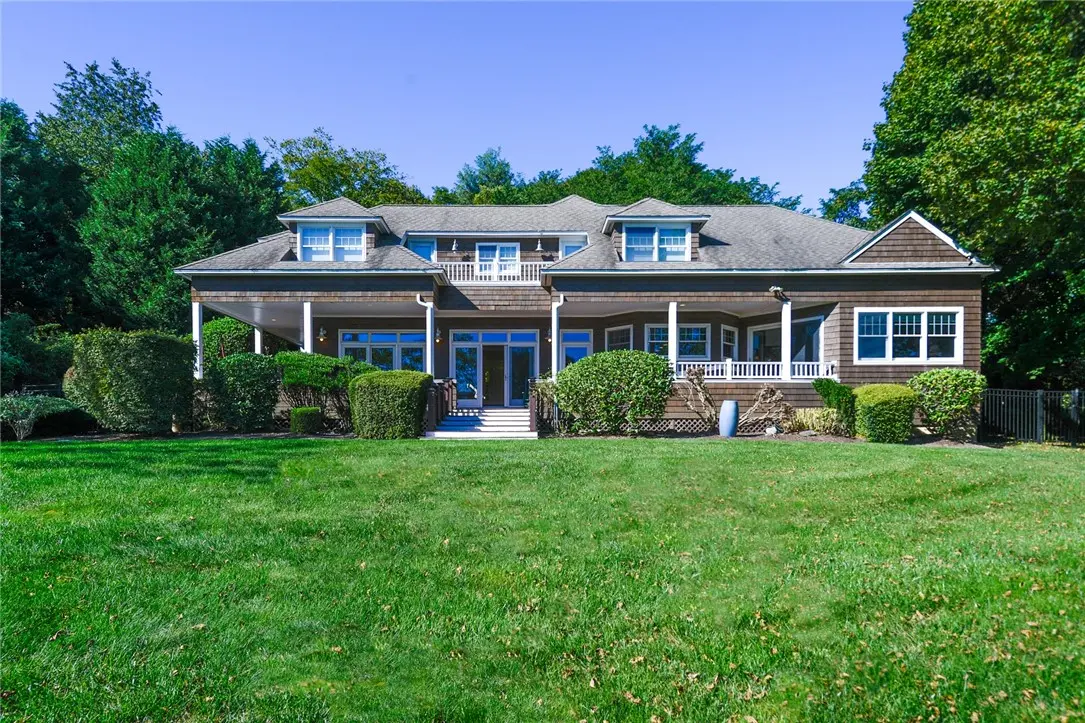 138 Green End Ave, Middletown