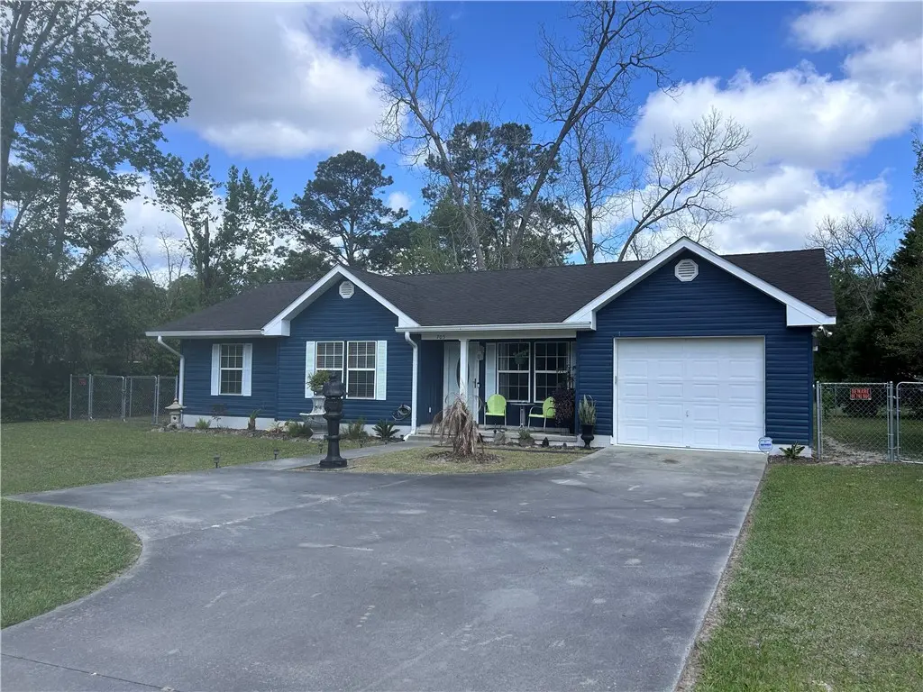 705 E Waring Street, Waycross
