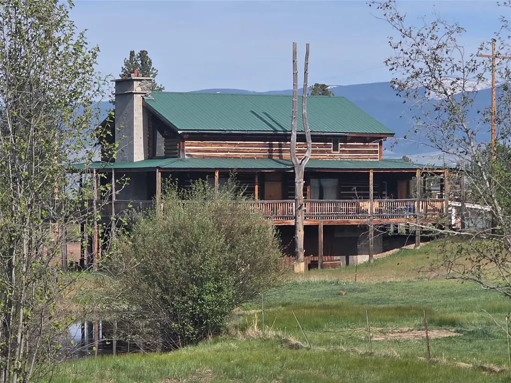 2326 Middle Bear Creek Road, Victor