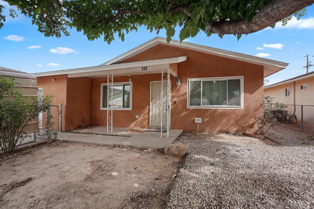 232 Shirley Street Ne, Albuquerque