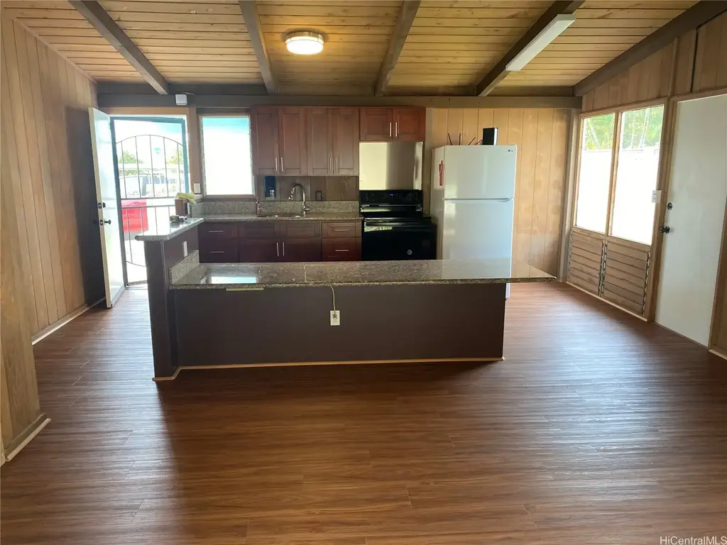 2220 Auhuhu Street, Pearl City