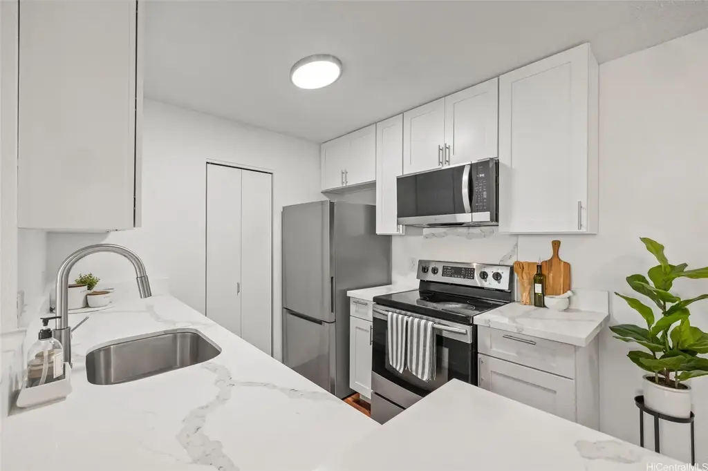 94-527 Lumiaina Street # E101, Waipahu