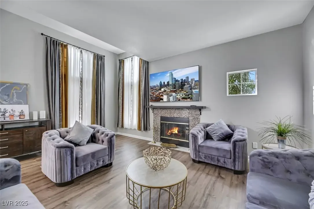 Photo of Listing #2728455