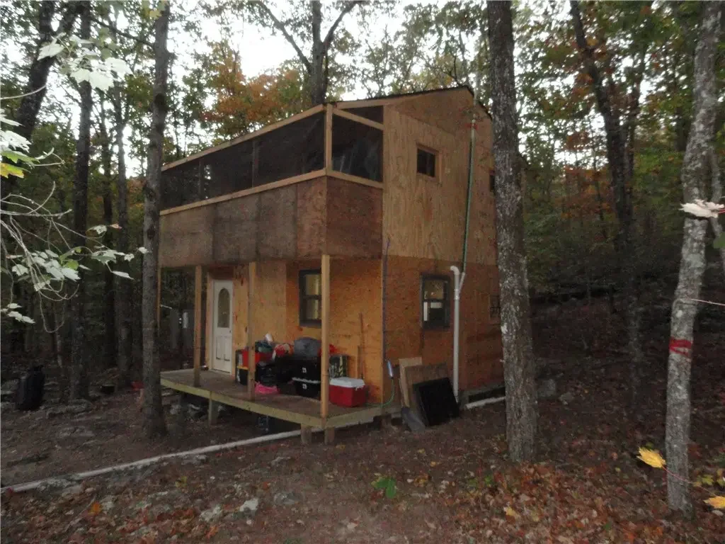 2340 Shady Grove Road, Leslie