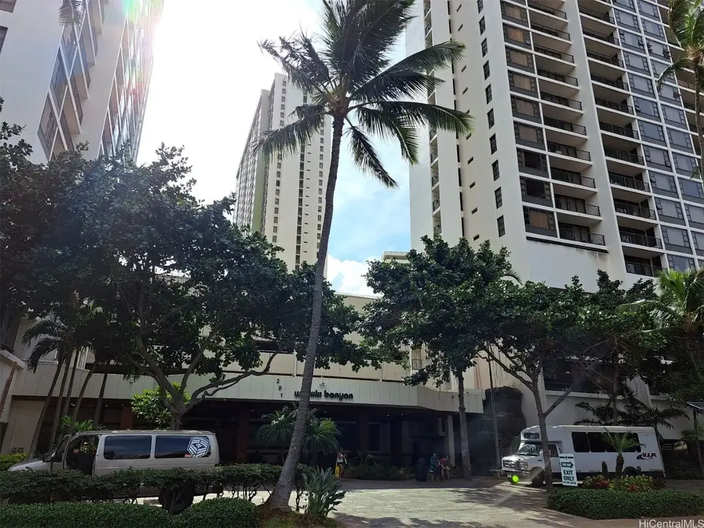 201 Ohua Avenue # T-1, #1502, Honolulu