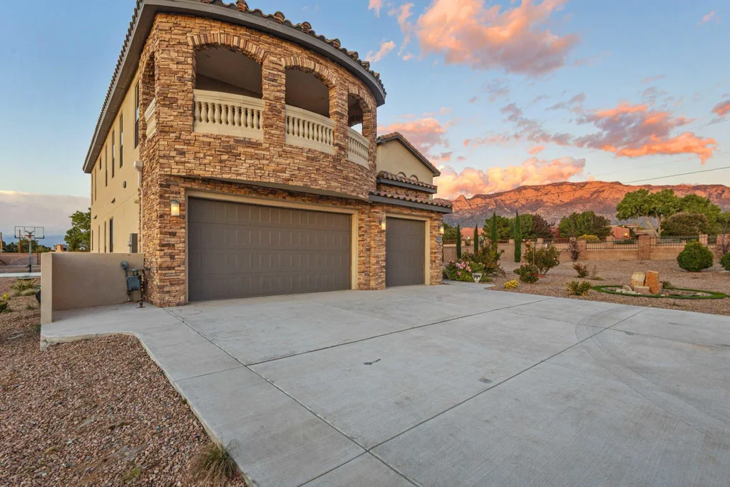 9519 Oakland Avenue Ne, Albuquerque