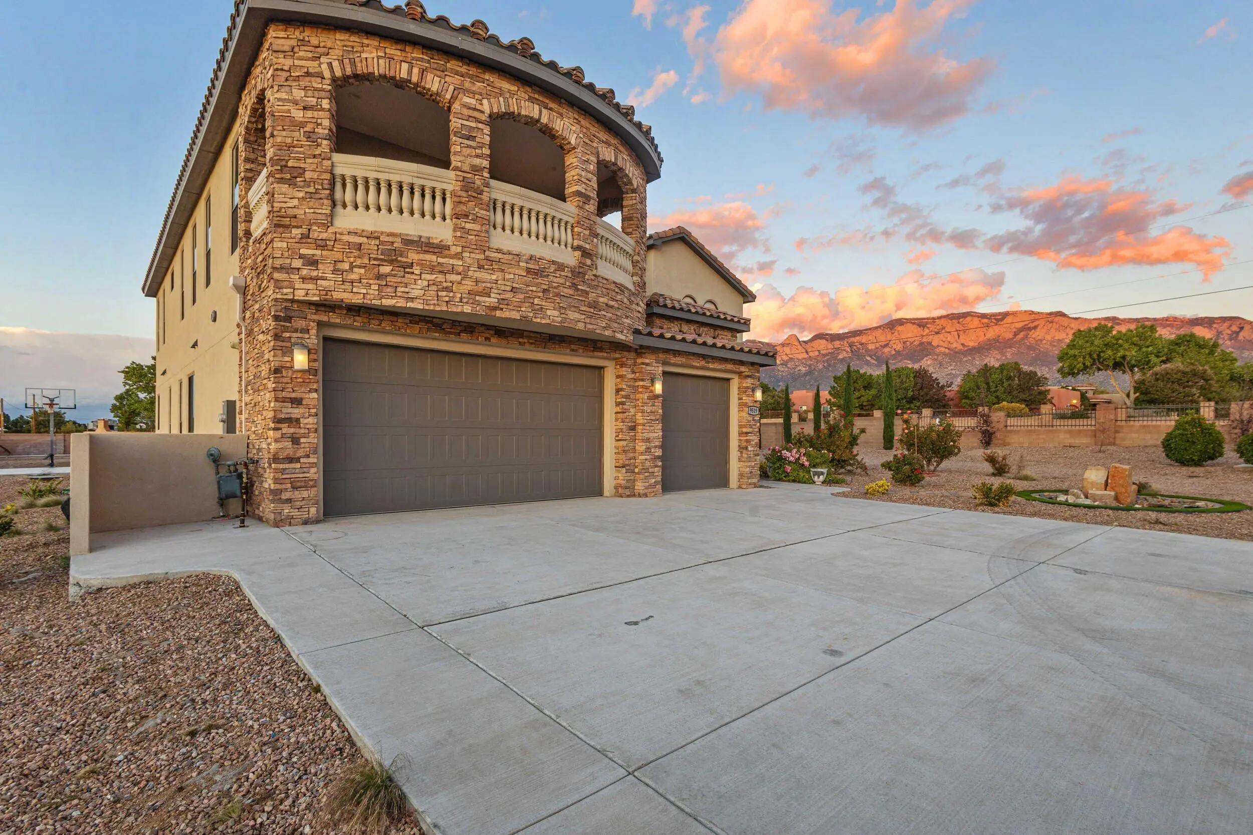 9519 Oakland Avenue Ne, Albuquerque