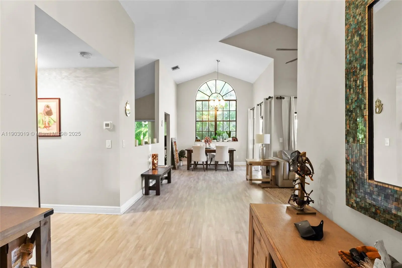 Photo of Listing #A11903019