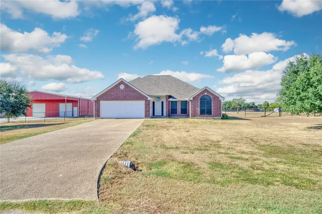 7665 Planters Loop, Bryan