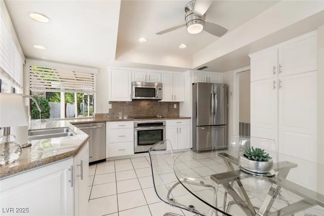 Photo of Listing #2730585