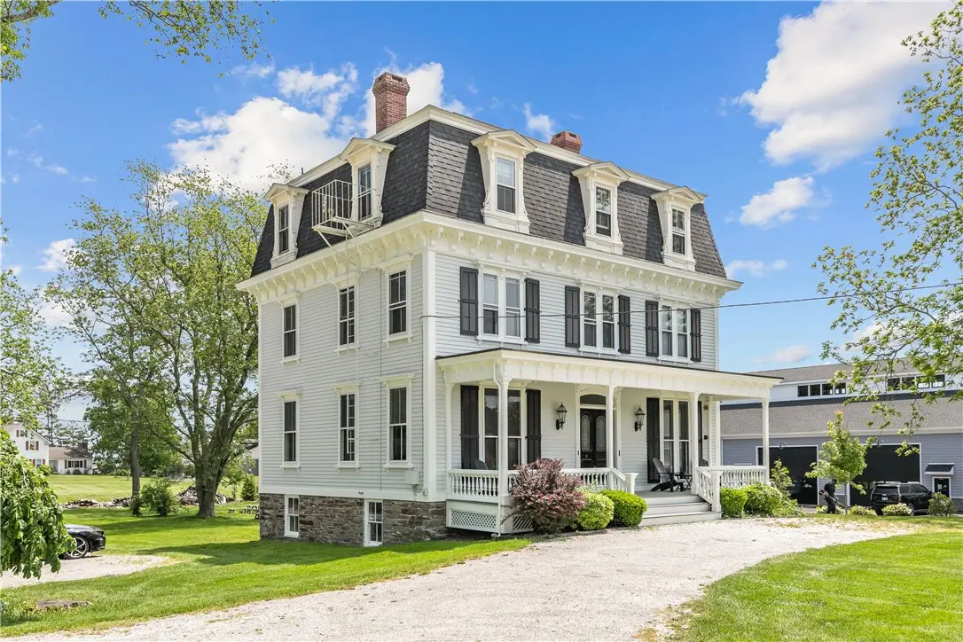 2951 East Main Rd # 4, Portsmouth