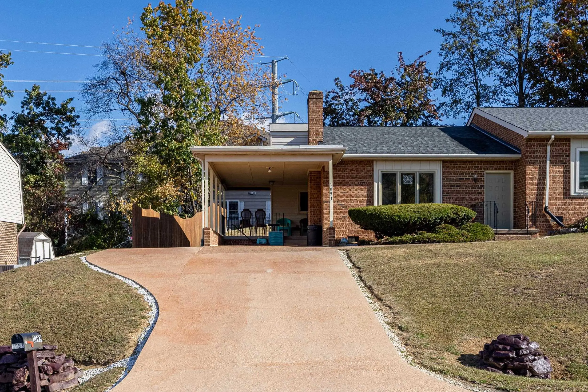 1093 Rosedale Dr, Rockingham