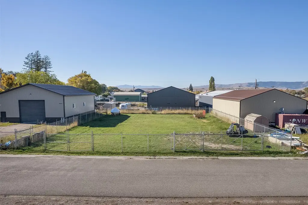 Nhn 6th Street E, Polson