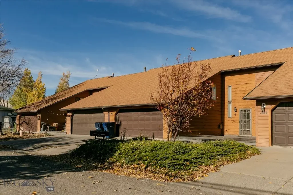 1324 W Crawford, Livingston