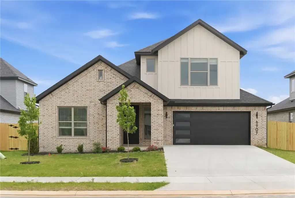 6907 Sw Basswood Avenue, Bentonville