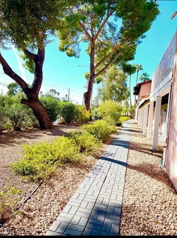 Photo of Listing #2730785