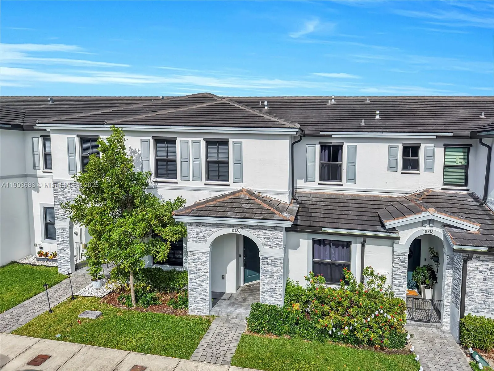 Photo of Listing #A11903683