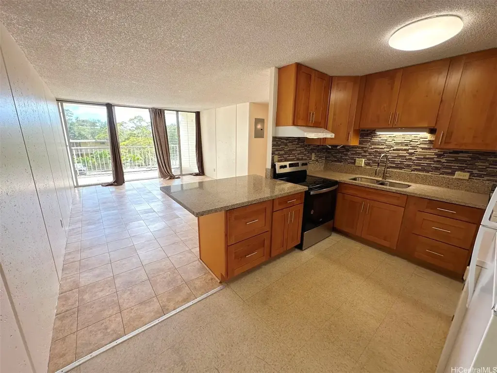 95-2057 Waikalani Place # C203, Mililani